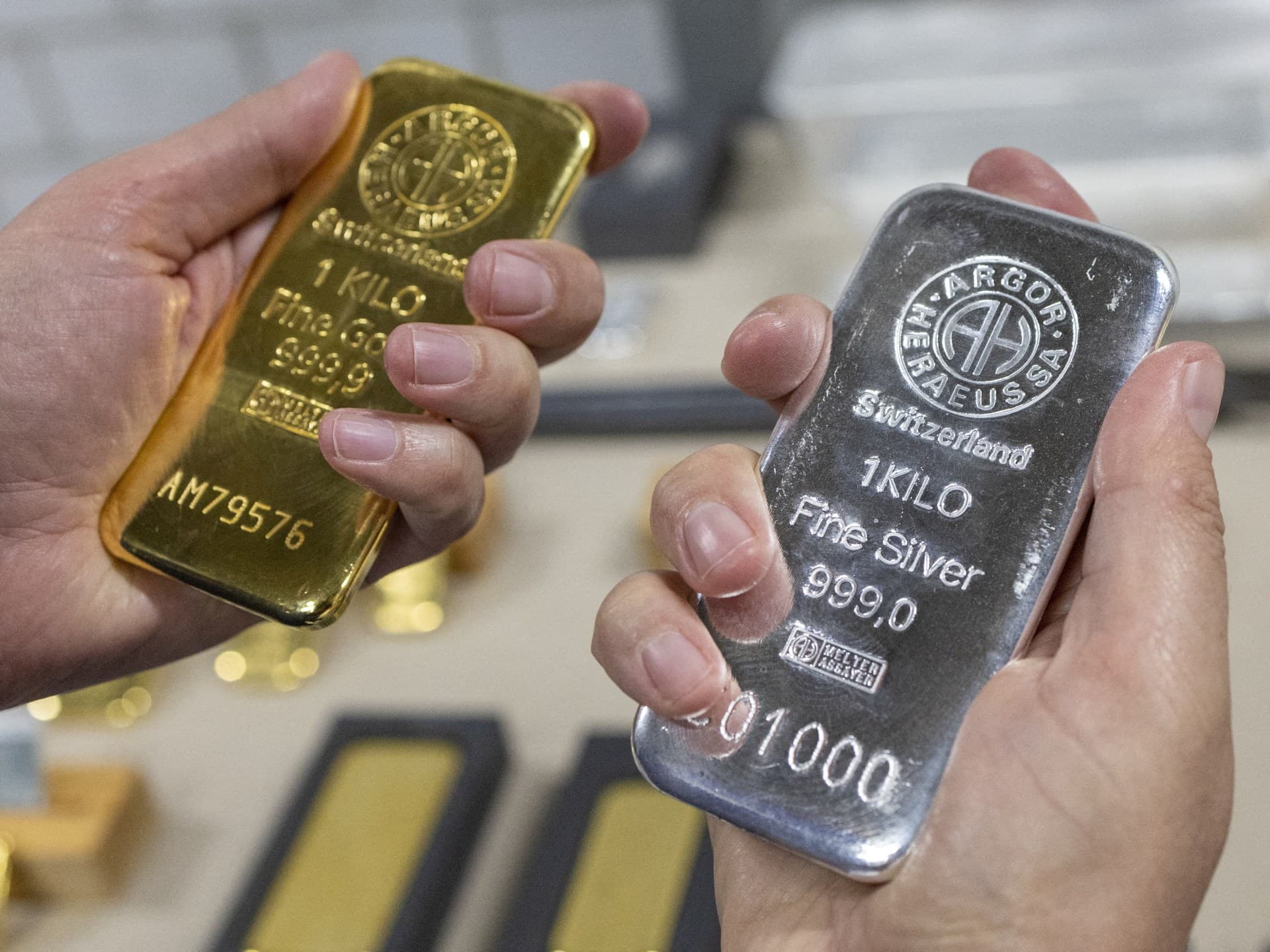 الذهب والفضة: توقعات بمستويات قياسية جديدة في 2026