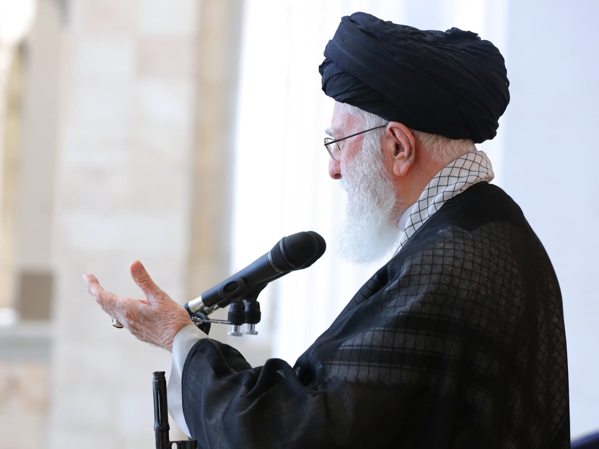 من يخلف خامنئي؟ ستة مرشحين في معركة الخلافة الإيرانية