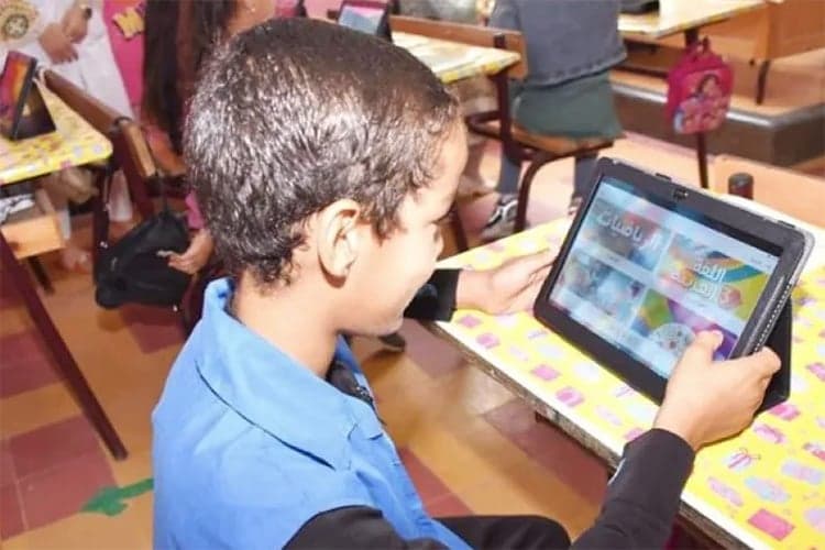 اللوحة الرقمية في المدارس: تجارب السويد والدنمارك تحذر