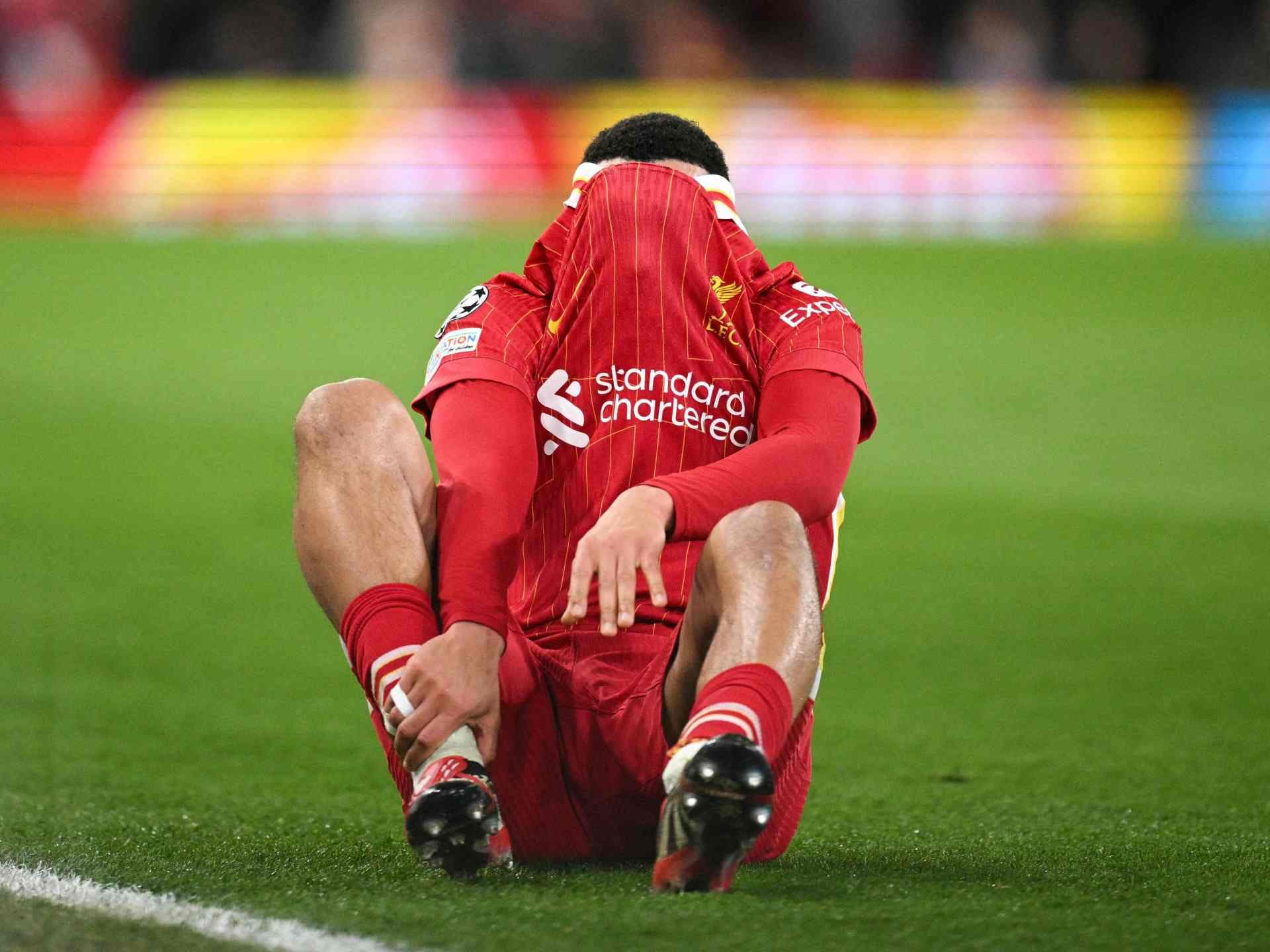 معاناة لاعبي كرة القدم مع المسكنات: من المجد إلى البتر