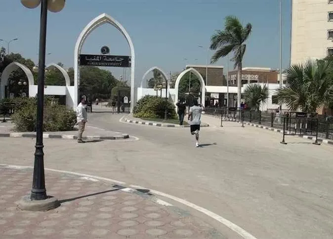شعلة أسبوع شباب الجامعات تواصل جولتها بين جامعتي القاهرة والأزهر والمتحف المصري الكبير